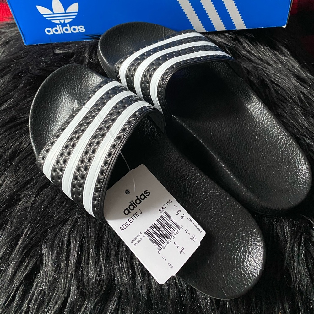 Adidas Adilette Slides